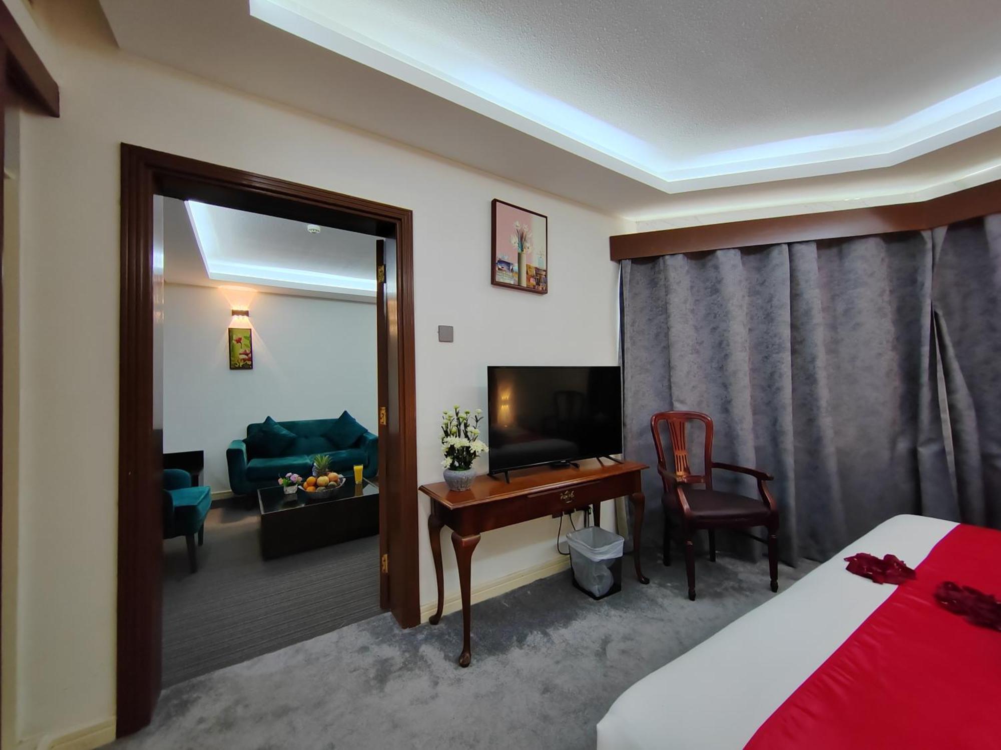Le Paradise Palace Hotel ドバイ エクステリア 写真